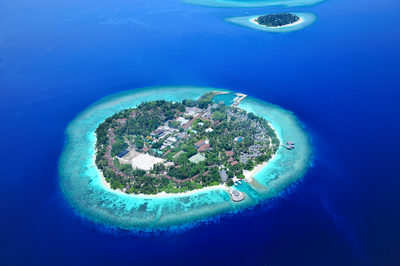 maldivi_bandos_island_plaza