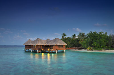 maldivi_bandos_island_vodna_vila-2