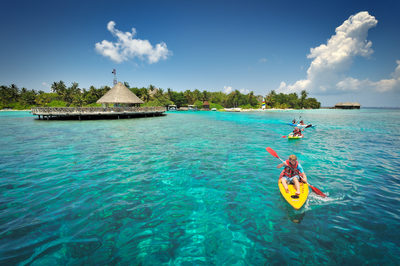 maldivi_bandos_island_kajak